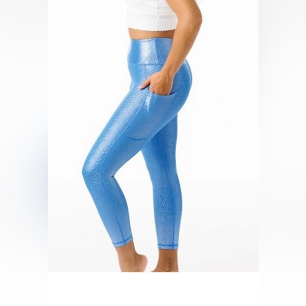 ZYIA ACTIVE womens size 12/14 light n tight Mermaid hi rise capri leggings